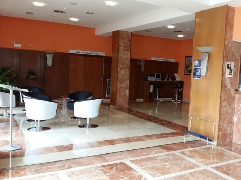 Отель Ponferrada Plaza Экстерьер фото
