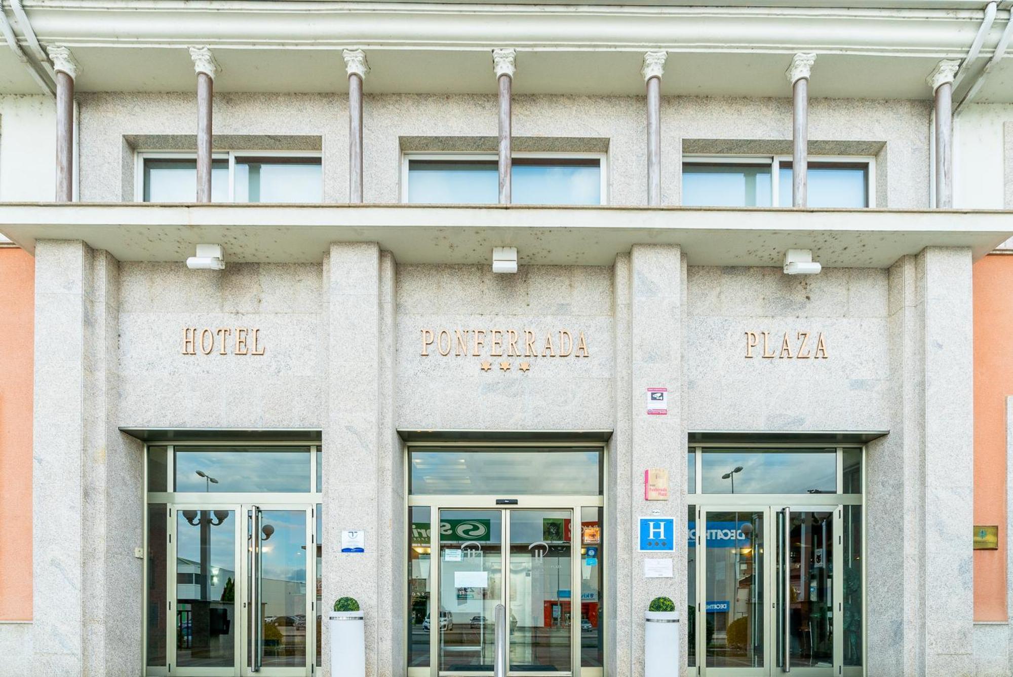 Отель Ponferrada Plaza Экстерьер фото