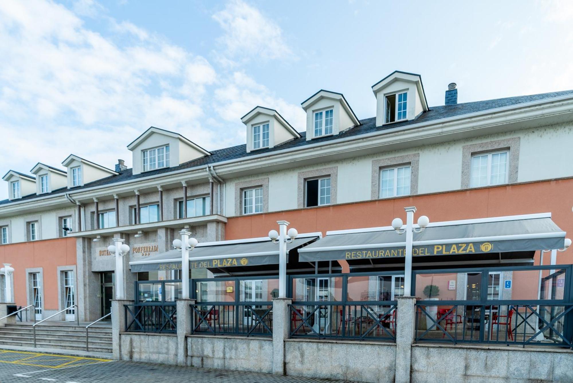 Отель Ponferrada Plaza Экстерьер фото