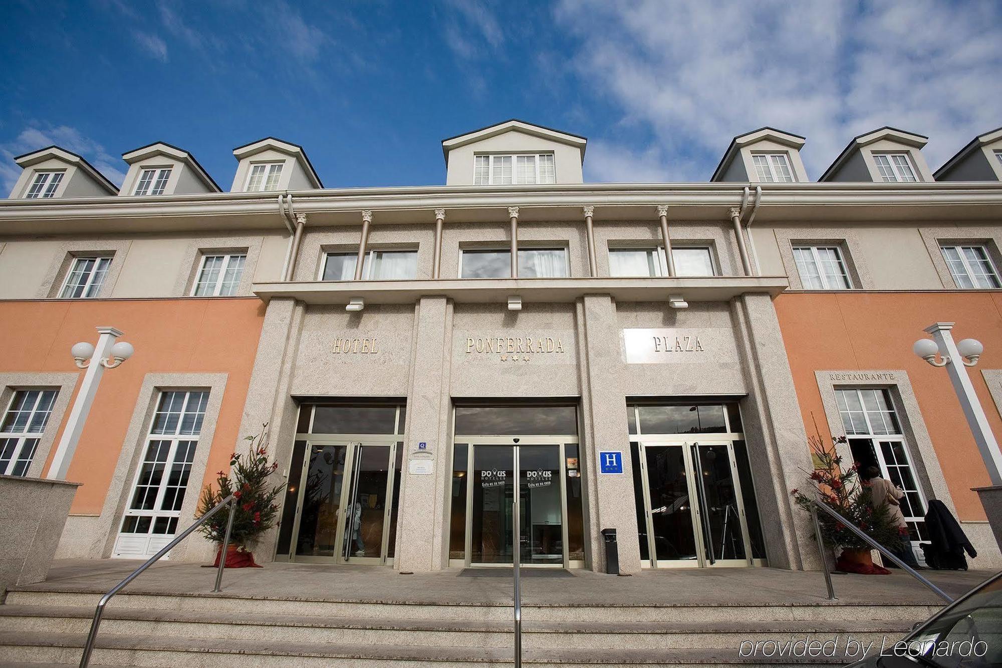 Отель Ponferrada Plaza Экстерьер фото